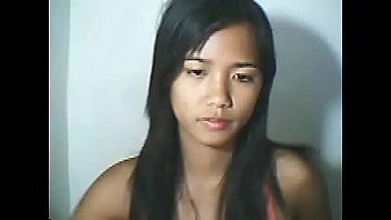 Sexy Webcam Asian Gets Naked and Shows Pussy Lips