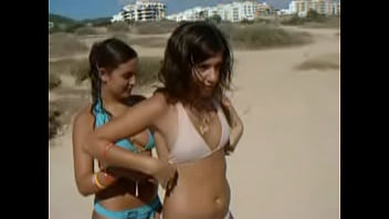 Two sexy busty girls on beach TWF-www.teenworldforum.com (7)